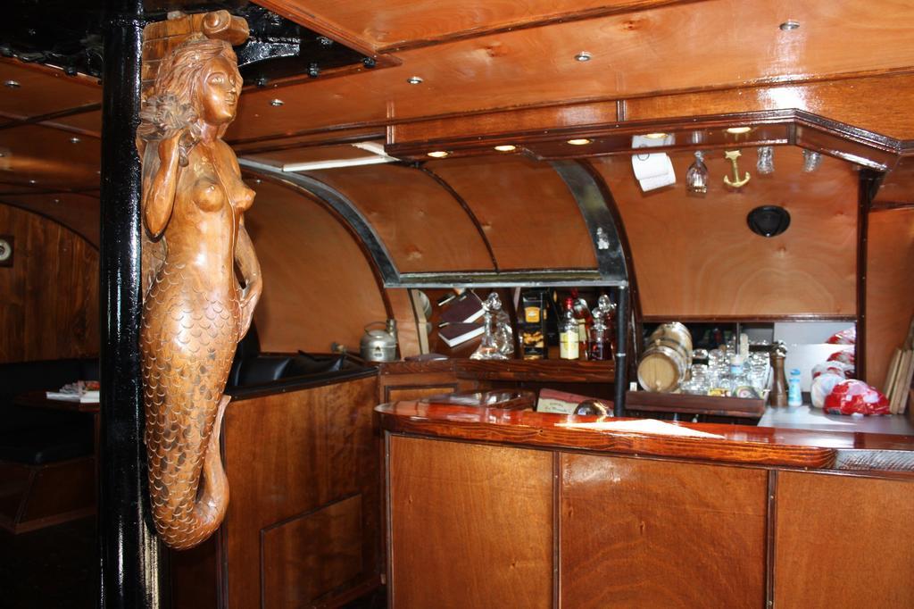 Boat Ms Cutty Jean Hotel Слима Екстериор снимка