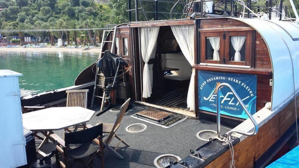 Boat Ms Cutty Jean Hotel Слима Екстериор снимка